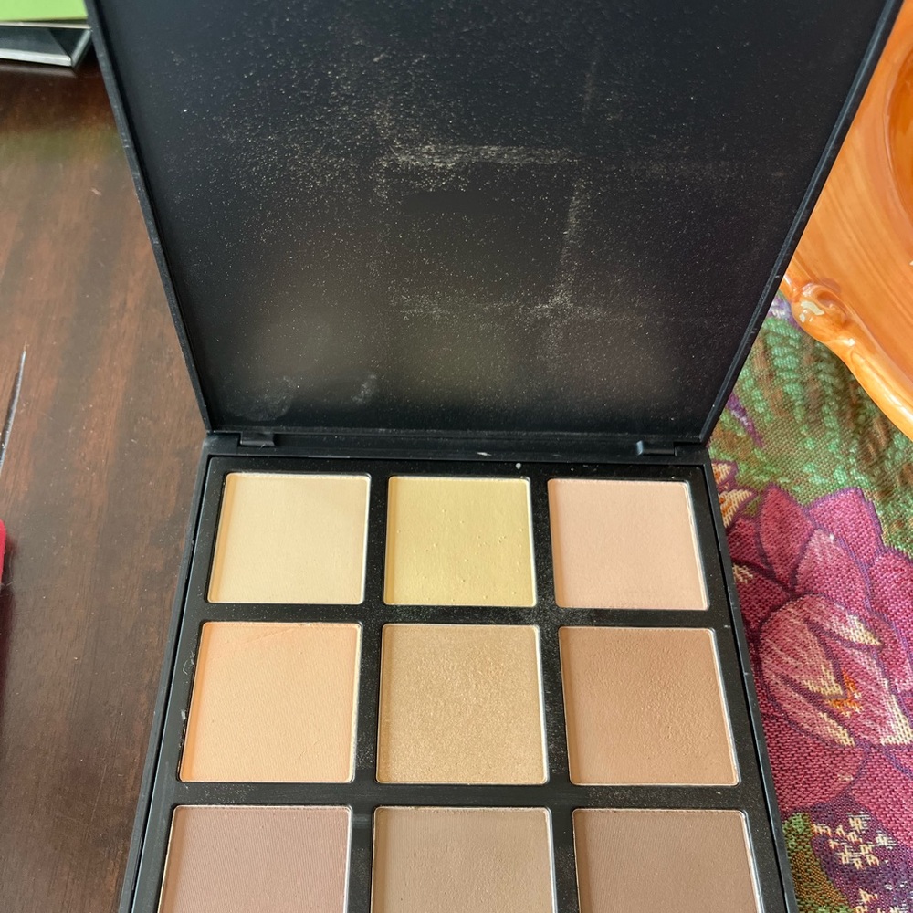 Morphe 9 colour highlight palette